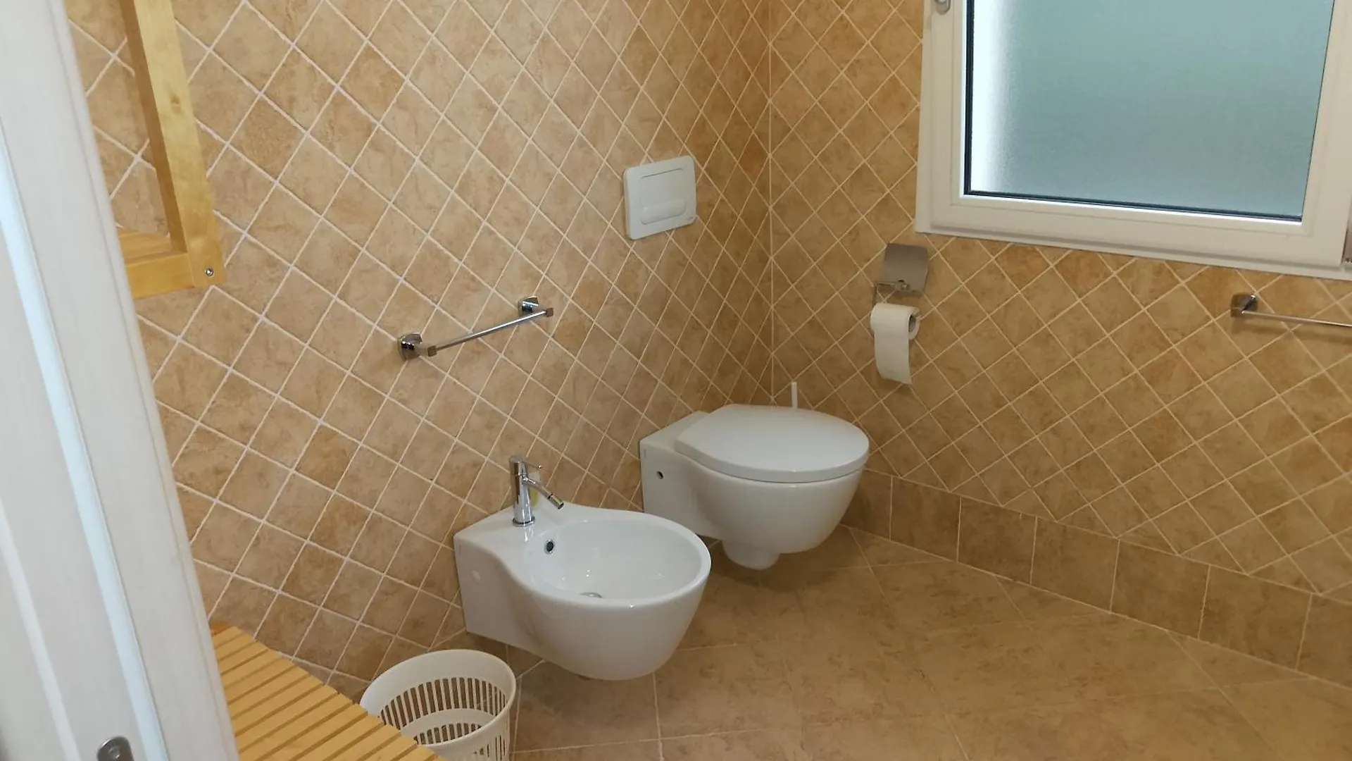 Villa Florida - Prestige Exclusive Rooms & Luxury Villas San Teodoro  Konukevi