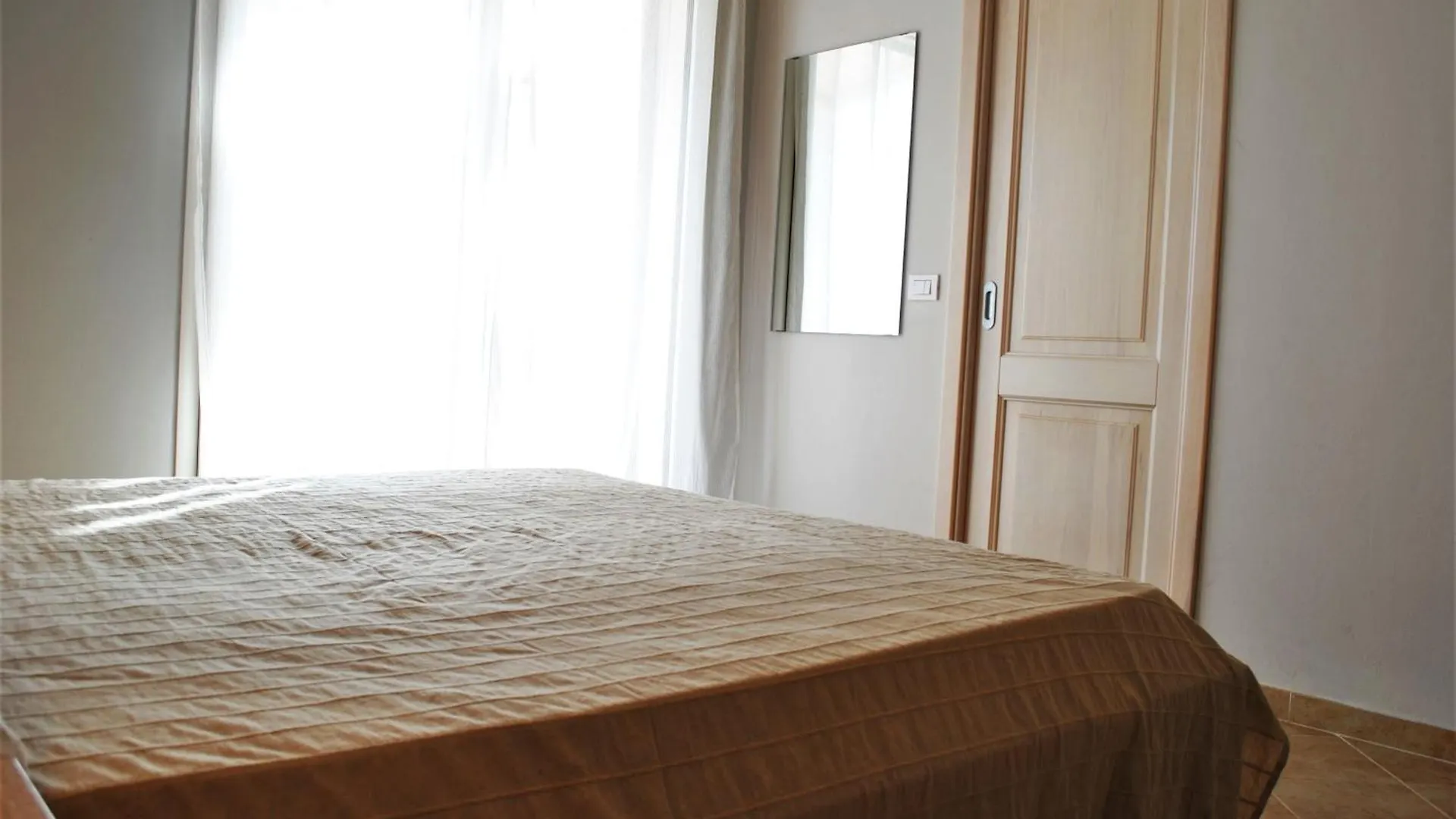 Konukevi Villa Florida - Prestige Exclusive Rooms & Luxury Villas San Teodoro